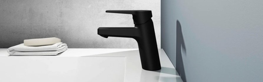 Schwarze Badarmaturen