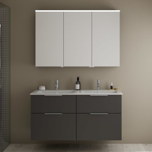 burgbad Eqio Badmöbel-Set 122 cm mit Keramik-Doppelwaschtisch Slim und Unterschrank mit Griff G0146, mit Spiegelschrank