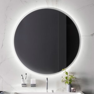 Emco Pure + LED-Badezimmerspiegel Ø 60 cm mit umlaufender Mattierung der Spiegelfläche