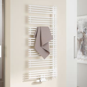 Kermi Diveo Badheizkörper 45 x 4,6 x 94 cm, Ausführung rechts mit Mittenanschluss