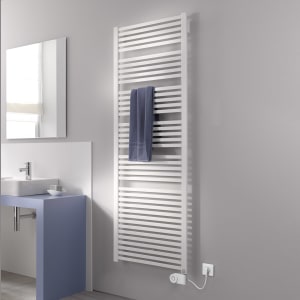 Kermi Geneo quadris-E Badheizkörper 59,6 x 3,2 x 117,4 cm inkl. Elektro-Set FKS rechts