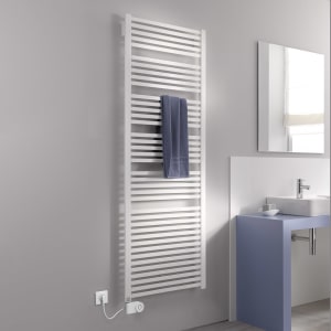 Kermi Geneo quadris-E Badheizkörper 89,6 x 3,2 x 81,4 cm inkl. Elektro-Set FKS links