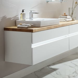 Puris b • essence Set mit Waschtischunterschrank links, Unterschrank und Waschtischplatte 161,2 cm, mit LED-Beleuchtung, Griff 342