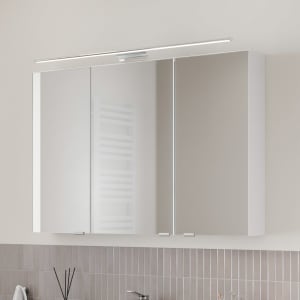 Steinkamp Living 2.0 Spiegelschrank 100 cm mit 3 Türen und LED-Aufsatzleuchte