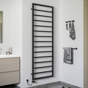 Sturotec Bath 3 E Badheizkörper 60 x 172 cm, rein elektrisch, mit integr. Raumthermostat