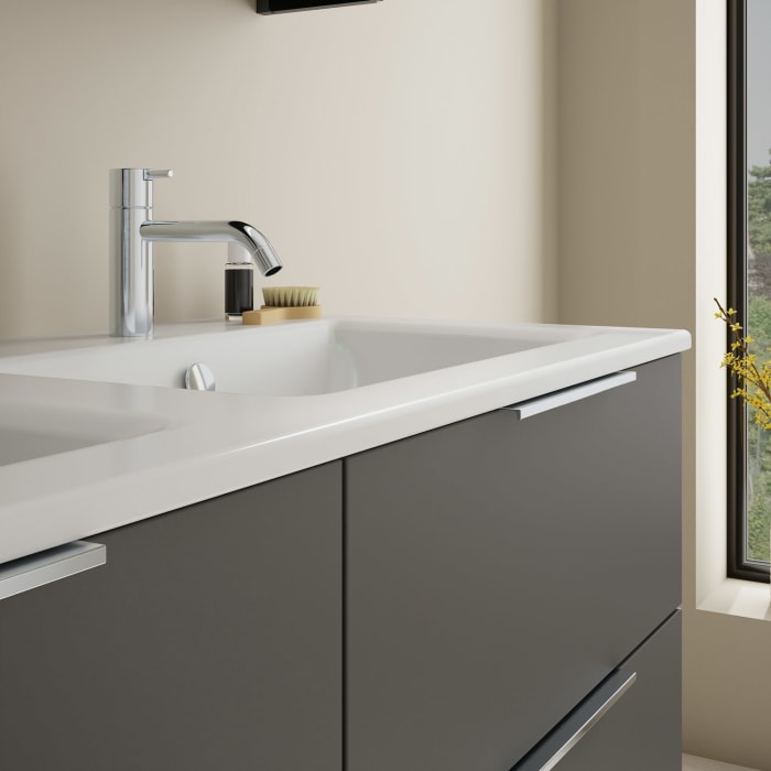 burgbad Eqio Badmöbel-Set 122 cm mit Keramik-Doppelwaschtisch Slim und Unterschrank mit Griff G0146, mit Spiegelschrank