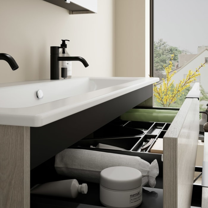 burgbad Eqio Badmöbel-Set 122 cm mit Keramik-Waschtisch Slim und Unterschrank mit Griff G0200, mit Spiegelschrank