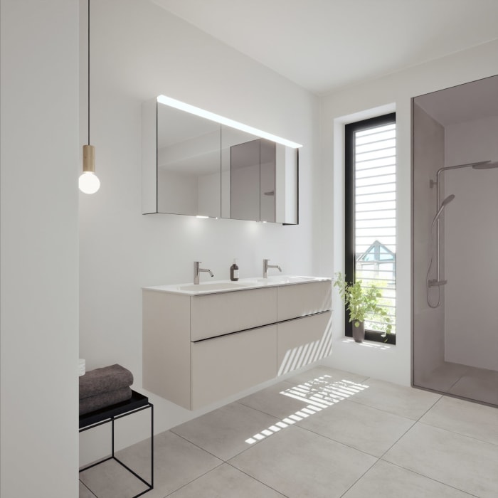 burgbad Fiumo 2.0 Spiegelschrank 140,6 cm mit LED-Aufsatzleuchte und Waschplatzbeleuchtung, 3 Spiegeltüren