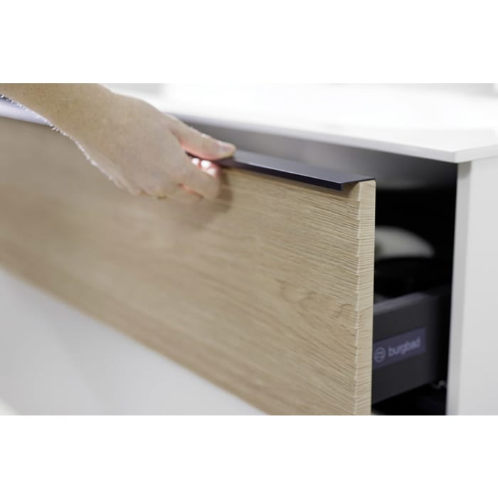 burgbad Fiumo Badmöbel-Set 122 cm mit Waschtisch mit 2 Hahnlöcher und Unterschrank  mit Griff G0200 sowie mit Spiegelschrank