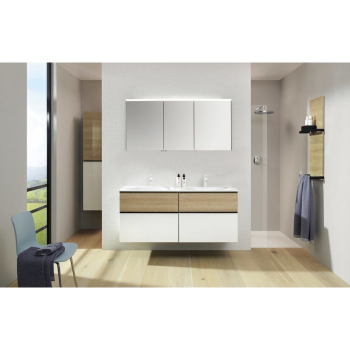 burgbad Fiumo Spiegelschrank mit LED-Aufsatzleuchte 140,6 x 20 x 67 cm, 3 Spiegeltüren