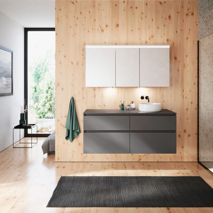 burgbad Lin20 Spiegelschrank mit LED-Beleuchtung, 140 cm, 3 Spiegeltüren, rechts, mit Waschtischbeleuchtung