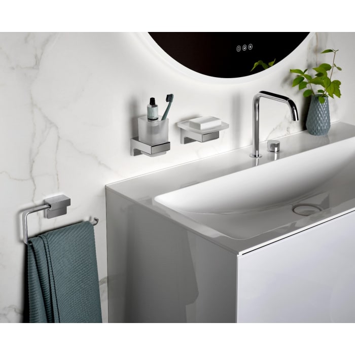 Emco cue Einhand-Seifenspender mit Stülpbecher