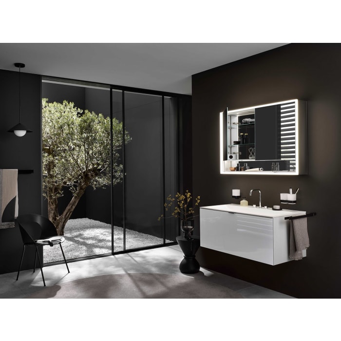 Emco loft LED-Lichtspiegelschrank 160 cm, 3 Türen mit Unterfach, Aufputzmodell