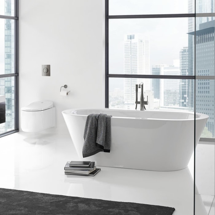 GROHE Essence New Einhand-Wannenbatterie freistehend