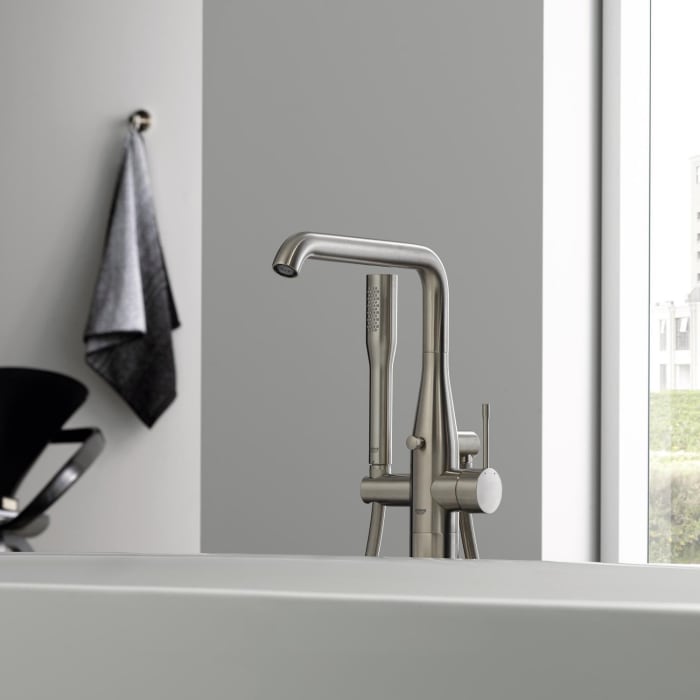 GROHE Essence New Einhand-Wannenbatterie freistehend