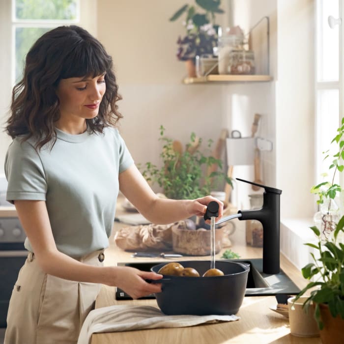 hansgrohe Zesis M33 Einhebel-Küchenarmatur 160, Ausziehbrause, 2 Strahlarten, Schlauchbox (sBox) lite