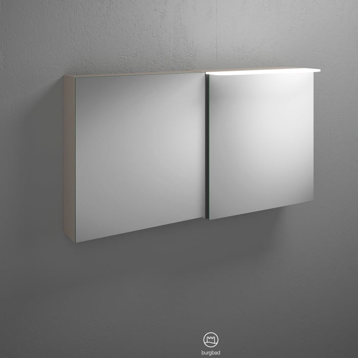 burgbad Badu Spiegelschrank mit LED-Aufsatzleuchte 120 cm, 2 Spiegeltüren, Version links