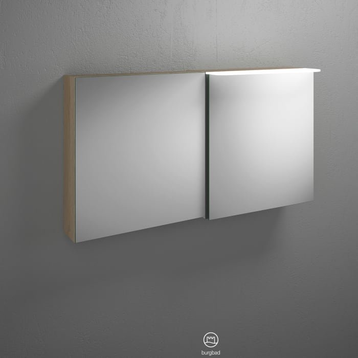 burgbad Badu Spiegelschrank mit LED-Aufsatzleuchte 120 cm, 2 Spiegeltüren, Version rechts