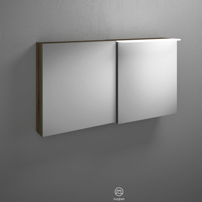 burgbad Badu Spiegelschrank mit LED-Aufsatzleuchte 120 cm, 2 Spiegeltüren, Version rechts