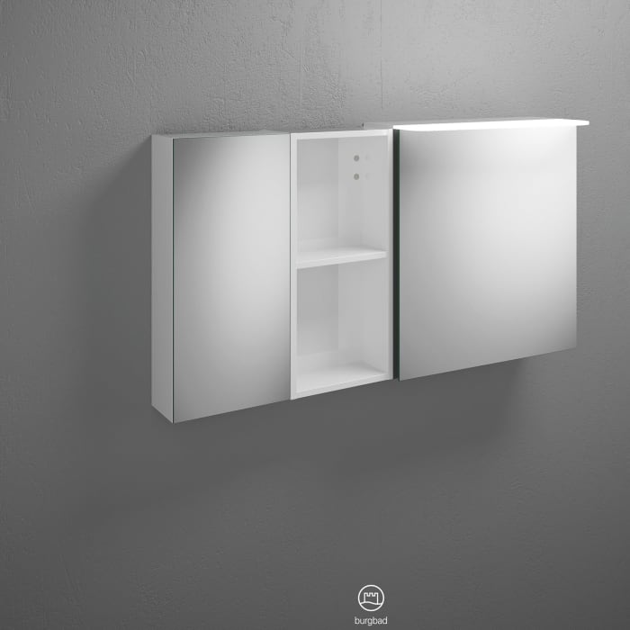 burgbad Badu Spiegelschrank mit LED-Aufsatzleuchte 120 cm, 2 Spiegeltüren, 1 Regal, Version links