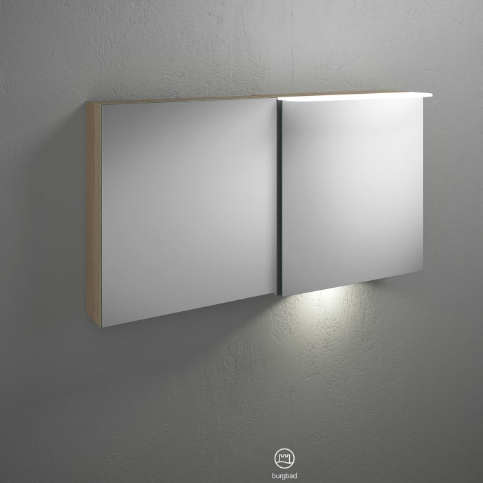 burgbad Badu Spiegelschrank mit LED-Aufsatzleuchte 120 cm, 2 Spiegeltüren inkl. LED-Waschtischbeleutung, Version links