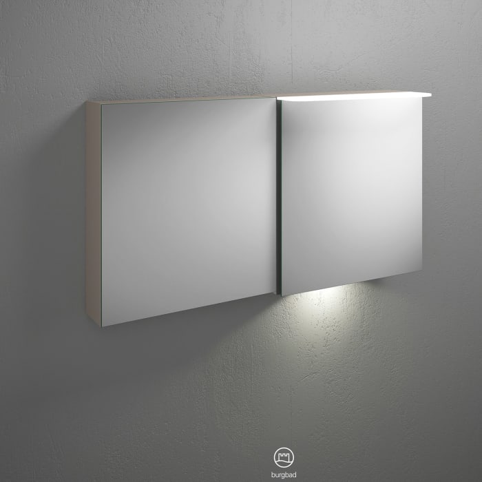 burgbad Badu Spiegelschrank mit LED-Aufsatzleuchte 120 cm, 2 Spiegeltüren inkl. LED-Waschtischbeleutung, Version rechts