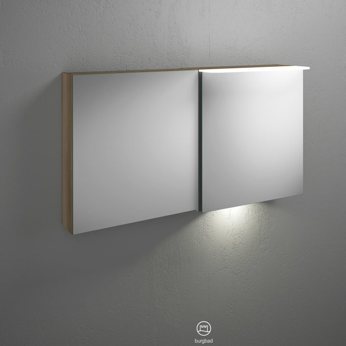 burgbad Badu Spiegelschrank mit LED-Aufsatzleuchte 120 cm, 2 Spiegeltüren inkl. LED-Waschtischbeleutung, Version rechts