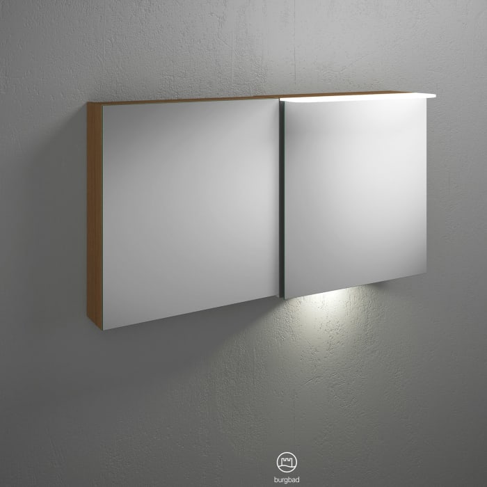 burgbad Badu Spiegelschrank mit LED-Aufsatzleuchte 120 cm, 2 Spiegeltüren inkl. LED-Waschtischbeleutung, Version rechts