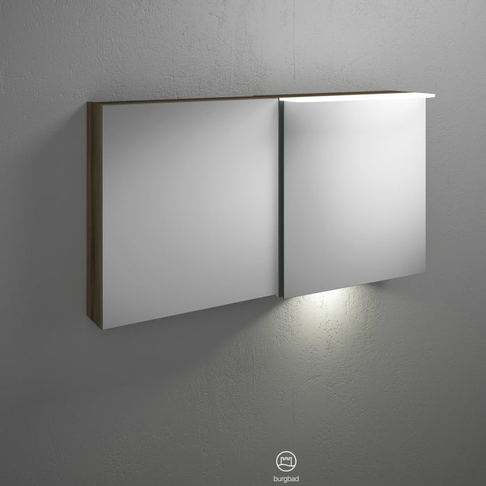 burgbad Badu Spiegelschrank mit LED-Aufsatzleuchte 120 cm, 2 Spiegeltüren inkl. LED-Waschtischbeleutung, Version rechts