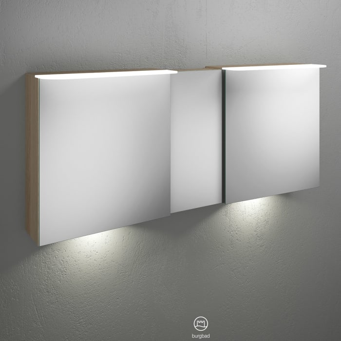 burgbad Badu Spiegelschrank mit LED-Aufsatzleuchte 150 cm, 3 Spiegeltüren inkl. LED-Waschtischbeleuchtung, Version links