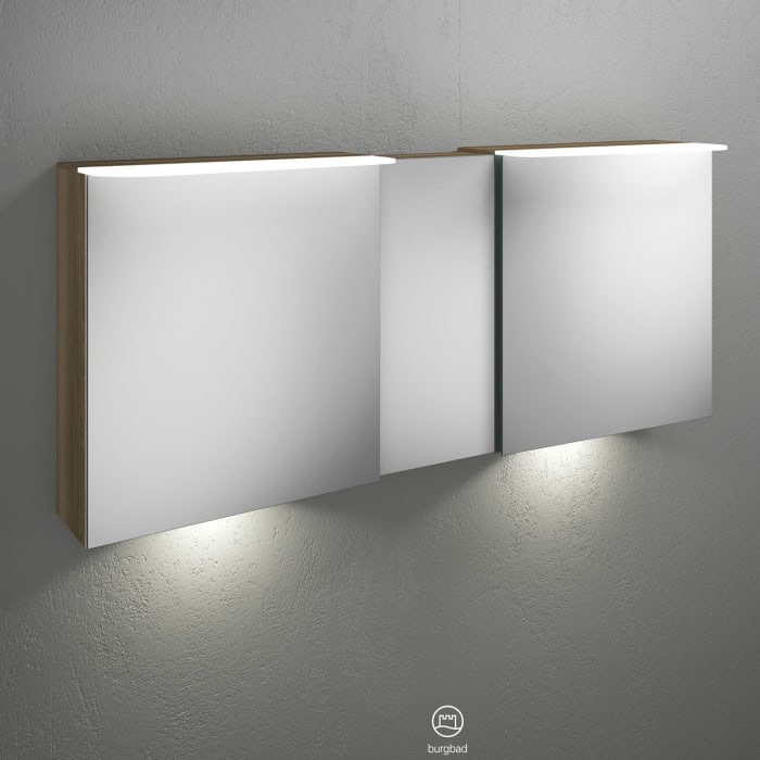 burgbad Badu Spiegelschrank mit LED-Aufsatzleuchte 150 cm, 3 Spiegeltüren inkl. LED-Waschtischbeleuchtung, Version links