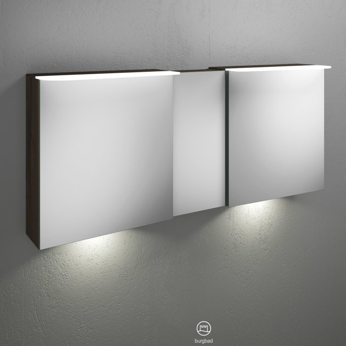 burgbad Badu Spiegelschrank mit LED-Aufsatzleuchte 150 cm, 3 Spiegeltüren inkl. LED-Waschtischbeleuchtung, Version links