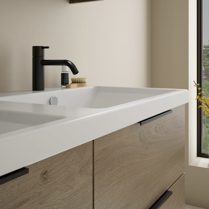 burgbad Eqio Möbelkombination inkl. Keramik-Doppelwaschtisch 123 cm, Doppeltür Spiegelschrank rechts, mit Griff G0200