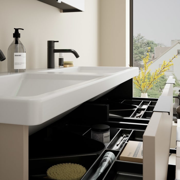 burgbad Eqio Möbelkombination inkl. Keramik-Doppelwaschtisch 123 cm, Doppeltür Spiegelschrank links, mit Griff G0200