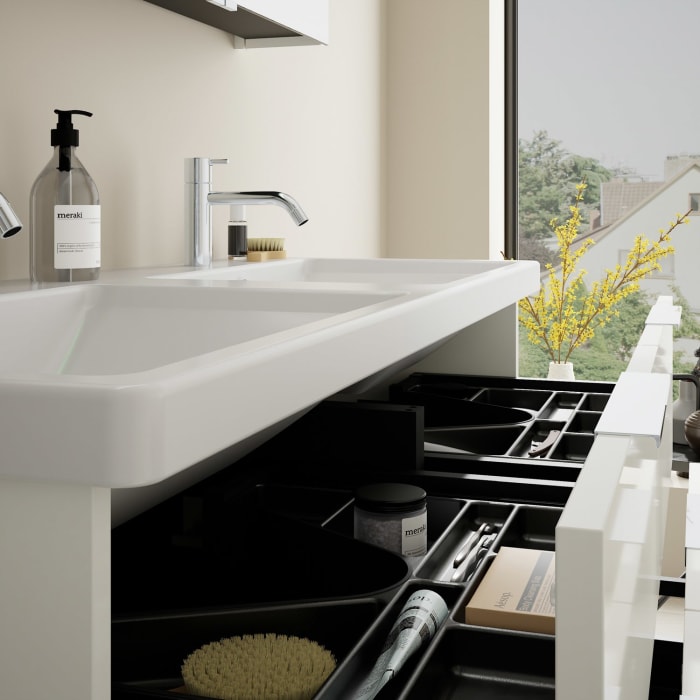 burgbad Eqio Möbelkombination inkl. Keramik-Doppelwaschtisch 123 cm, Doppeltür Spiegelschrank rechts, mit Griff G0146