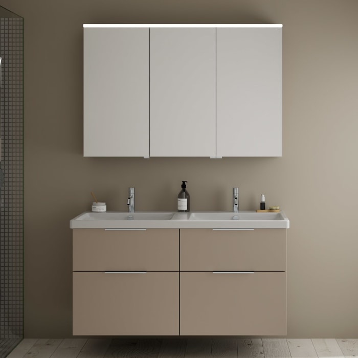 burgbad Eqio Möbelkombination inkl. Keramik-Doppelwaschtisch 123 cm, Doppeltür Spiegelschrank rechts, mit Griff G0146