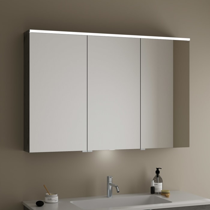 burgbad Eqio Spiegelschrank mit LED-Aufsatzleuchte und LED-Waschtischbeleuchtung 120 cm Links