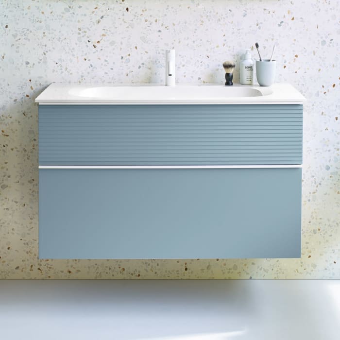 burgbad Fiumo Mineralguss-Waschtisch mit Unterschrank 102 cm, mit Griff G0223, oben mit Plissée-Struktur