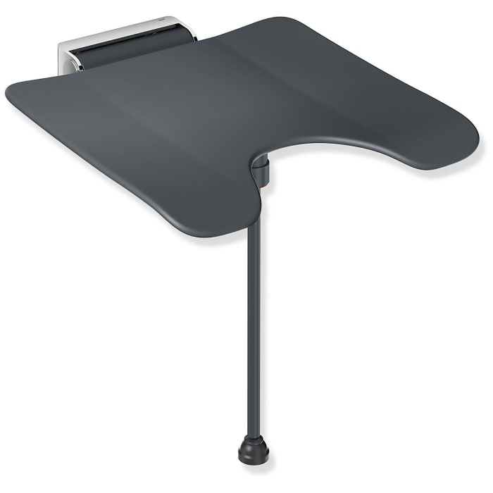 HEWI System 900 Klappsitz mit Bodenstütze und Hygieneausschnitt