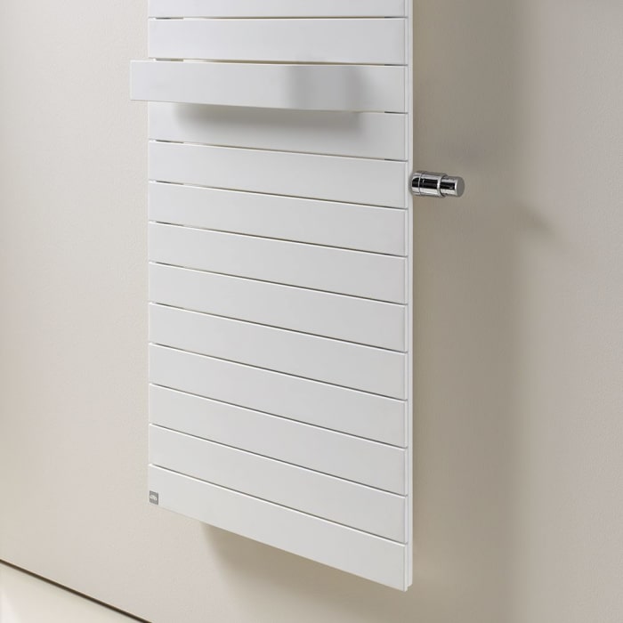 Kermi Tabeo-V Badheizkörper 50 x 10,1 x 143,7 cm Thermostatkopf seitlich rechts