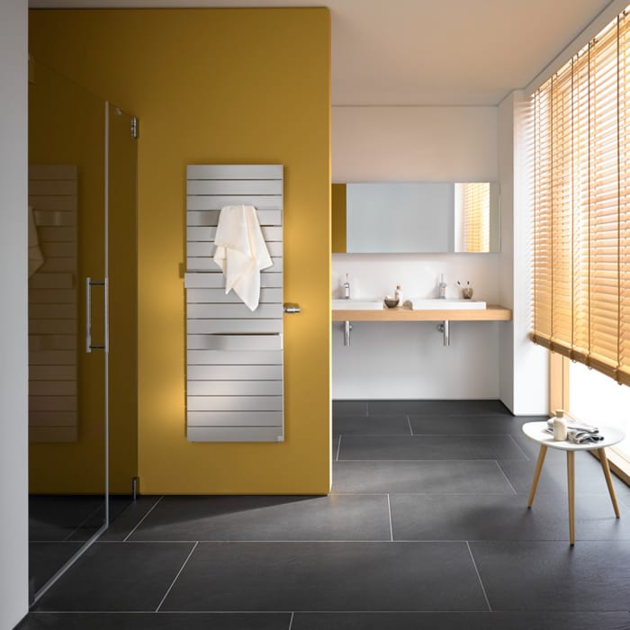 Kermi Tabeo-V Badheizkörper 50 x 10,1 x 175,7 cm Thermostatkopf seitlich rechts