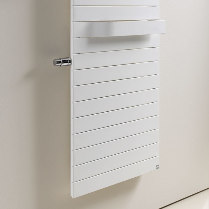 Kermi Tabeo-V Badheizkörper 75 x 10,1 x 143,7 cm Thermostatkopf seitlich links