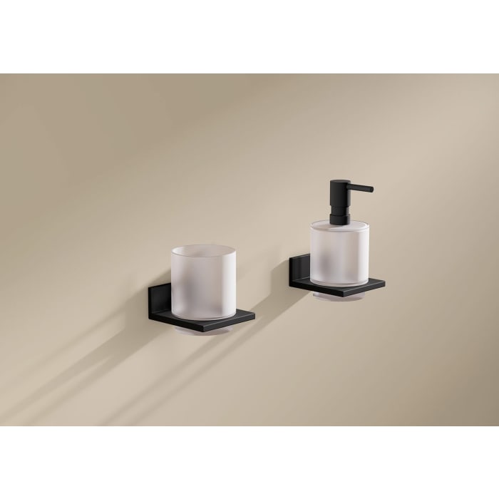 HEWI System 900 Q Seifenspender mit Halter