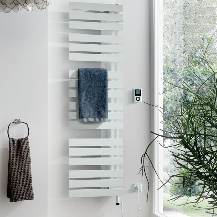 HSK Yenga Designheizkörper 50 x 118,6 cm werkseitig befüllt, Heizstab 4 rechts unten