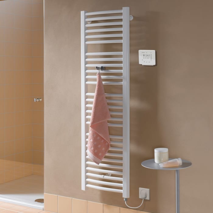 Kermi Basic R-E gebogen Badheizkörper 89,9 x 7,3 x 117,2 cm, mit Elektro-Set WRX rechts
