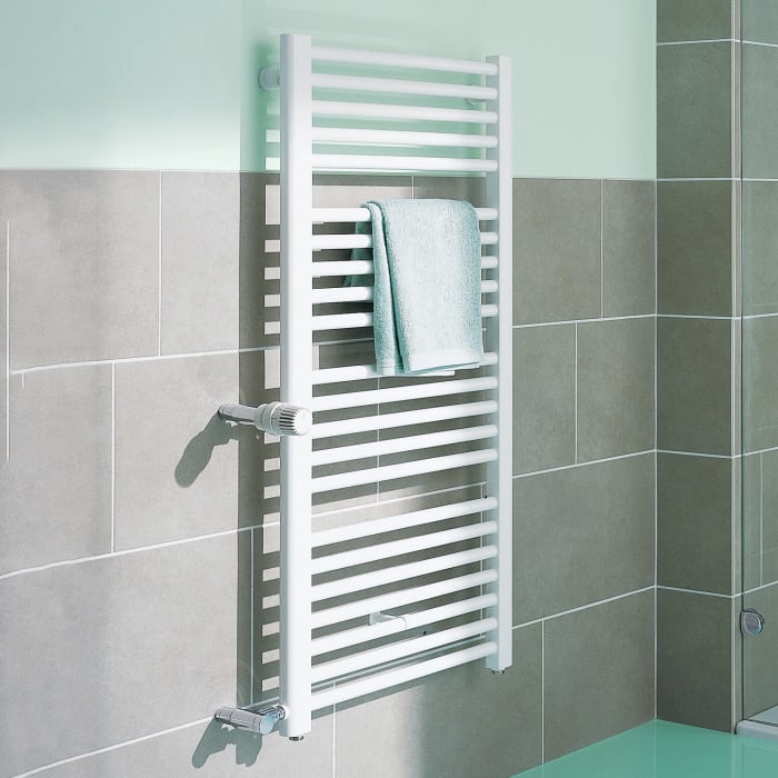 Kermi Basic-D gerade Badheizkörper 117,2 x 52,4 x 3,5 cm, Anschluss links, Nabenabstand 5 cm