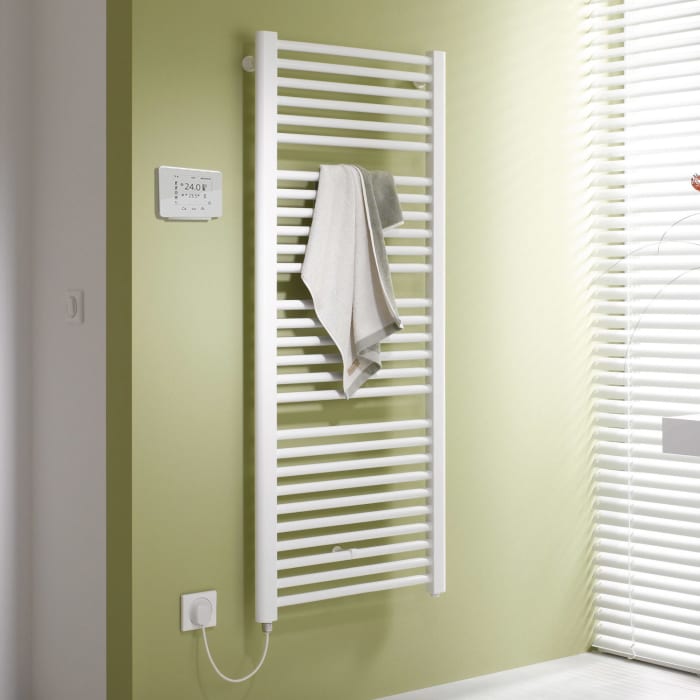Kermi Basic-E gerade Badheizkörper 45 x 3,5 x 144,8 cm inkl. Elektro-Set WRX links