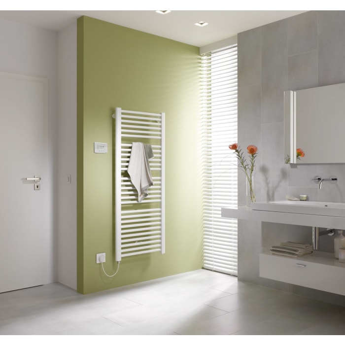 Kermi Basic-E gerade Badheizkörper 52,4 x 3,5 x 80,4 cm inkl. Elektro-Set WRX links