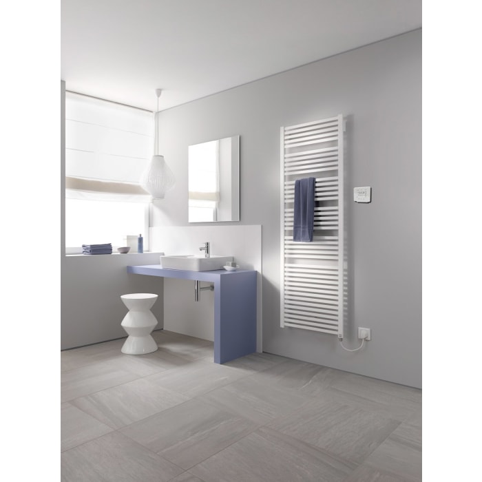 Kermi Geneo quadris-E Badheizkörper 59,6 x 3,2 x 149,4 cm inkl. Elektro-Set WRX rechts