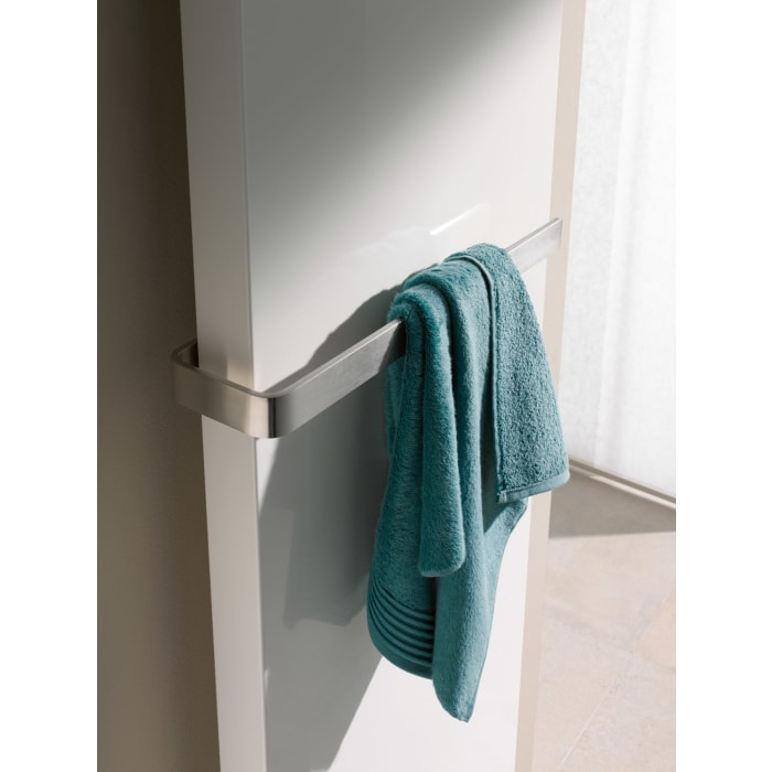 Kermi Rubeo-E Badheizkörper 47 x 6,6 x 152,5 cm für Handtucherwärmung mit Elektro-Set WRX